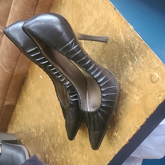 Elle Georgian Black Pointed Toe Stiletto | Heel | Pump| Size 7.5| - Picture 4 of 12